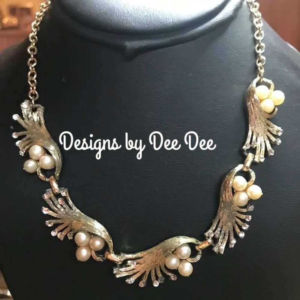 5/$20🔥Vintage Pearl & Rhinestone Necklace🔥Bundle special price